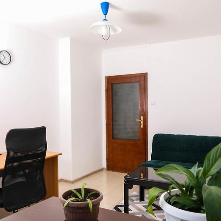 Krichim Apartments,Three-Bedroom, Large Apartment, Top Center صوفيا المظهر الخارجي الصورة