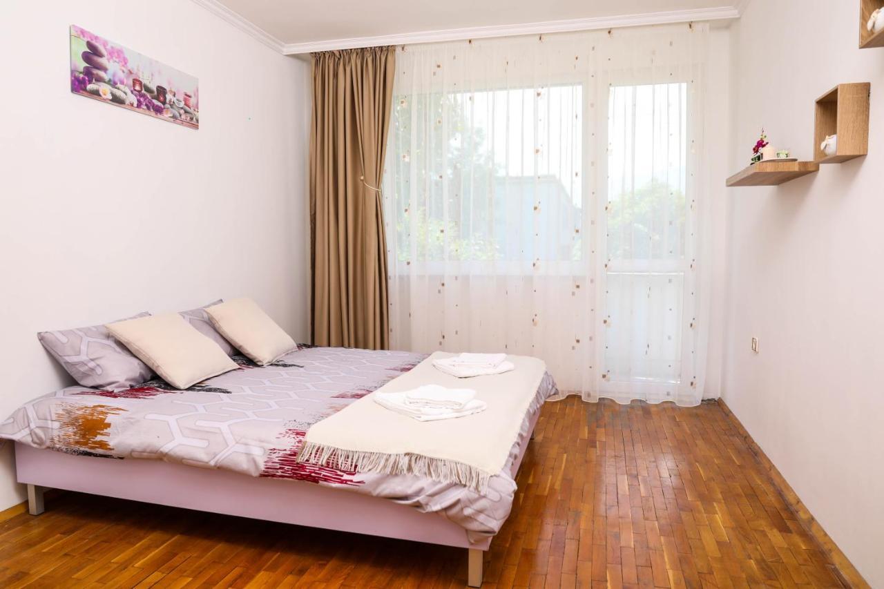 Krichim Apartments,Three-Bedroom, Large Apartment, Top Center صوفيا المظهر الخارجي الصورة